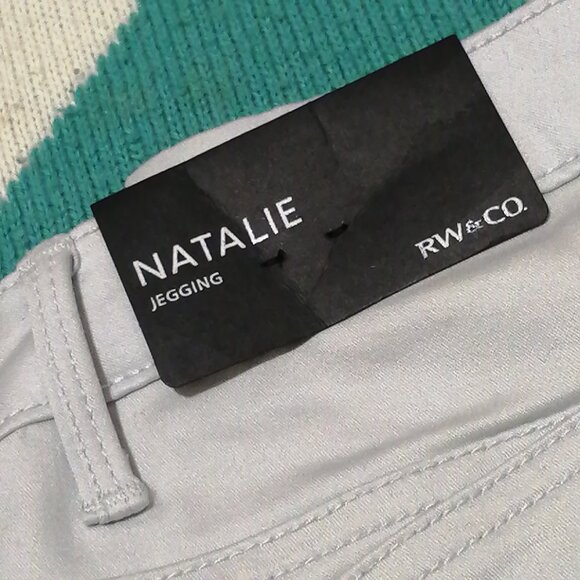 🇨🇦 RW&CO Natalie Cropped Jegging, BNWT! - Picture 7 of 8